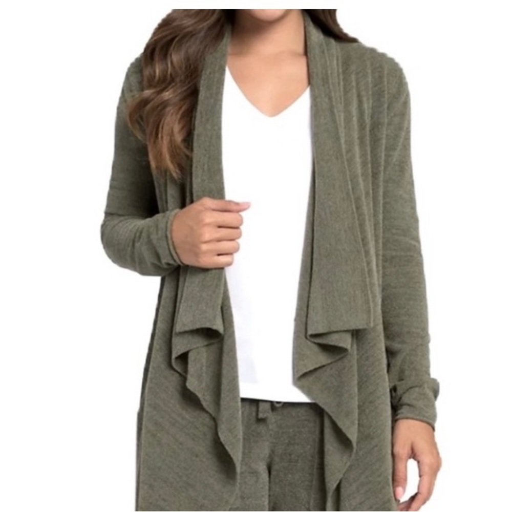Barefoot Dreams Water fall
Olive Open Front Cardigan Size M
